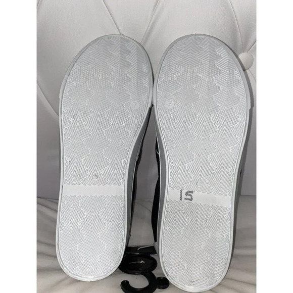 Disney Mickey Mouse Slip On 1928 Star Black White Sneakers Mens Size 7 BRAND NEW - Picture 8 of 8